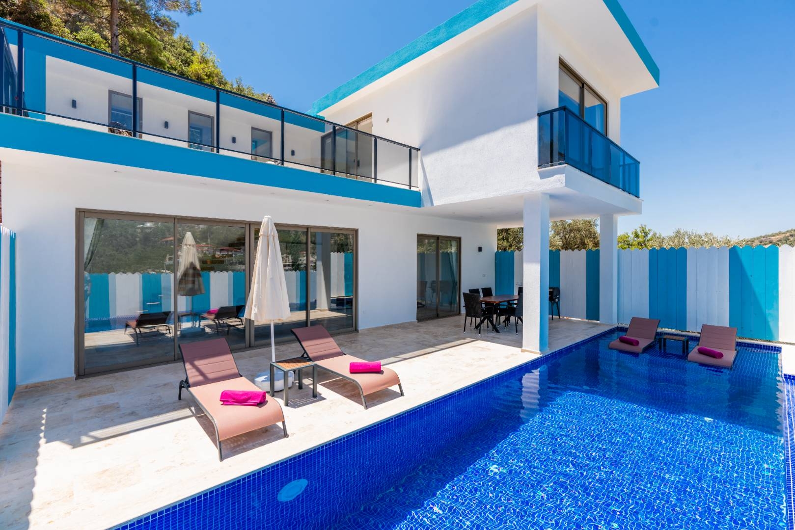 Kaş İslamlar’da Doğayla İç İçe, Jakuzili, Özel Havuzlu, Şık Villa