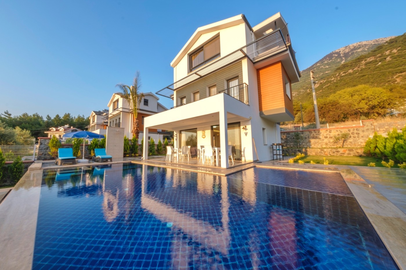 Ölüdeniz'de Modern Mimarili, Özel Havuzlu, Jakuzili, Kiralık Villa