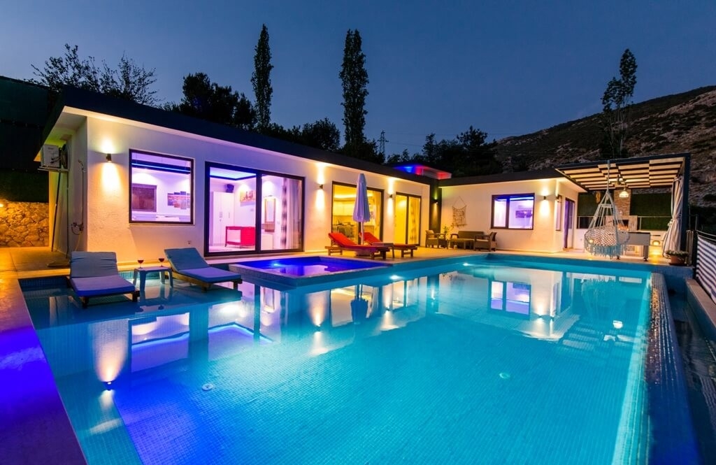 Kaş İslamlar'da Doğa İle İç İçe, Özel Havuzlu, Jakuzili Villa