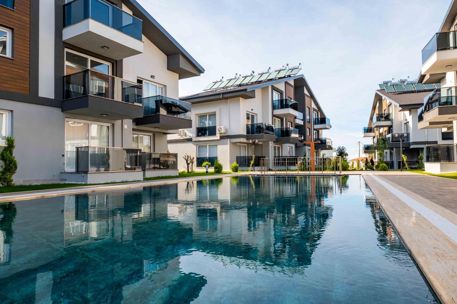 Fethiye'de Çalış Plajına Yakın, Ortak Havuzlu Site İçinde Dubleks Ev-24603
