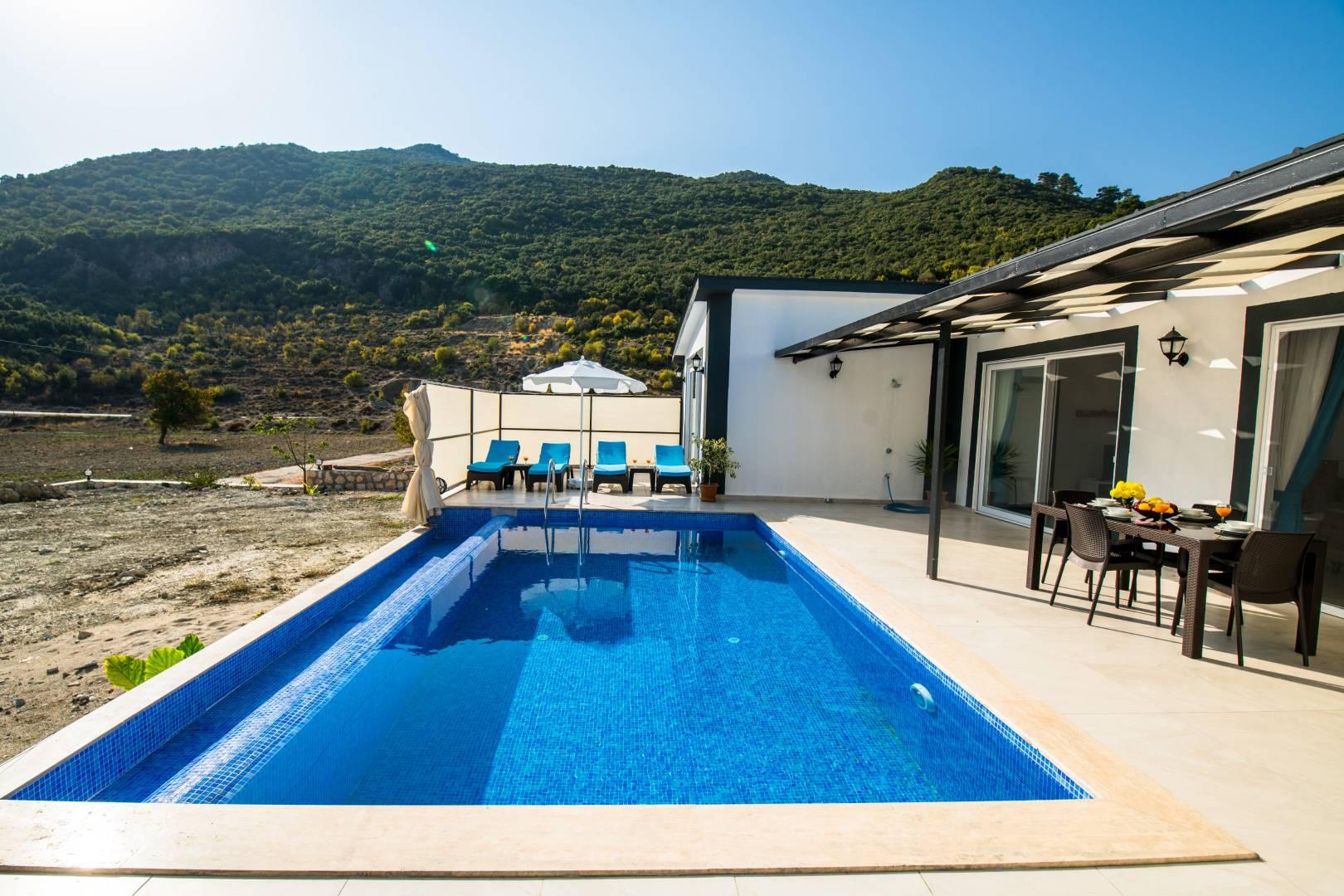 Kaş Sarıbelen'de Doğa İçerisinde, Özel Havuzlu, Şık Villa-29005