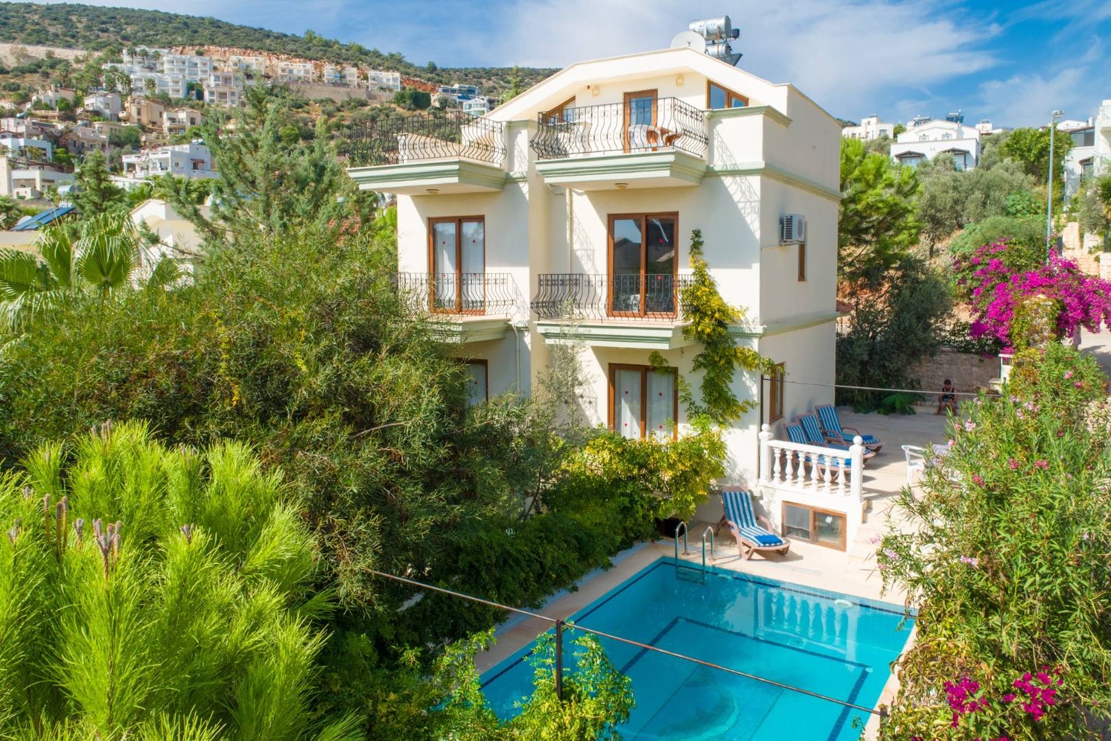 Kaş Kalkan'da Deniz Manzaralı, Özel Havuzlu, Şık Villa