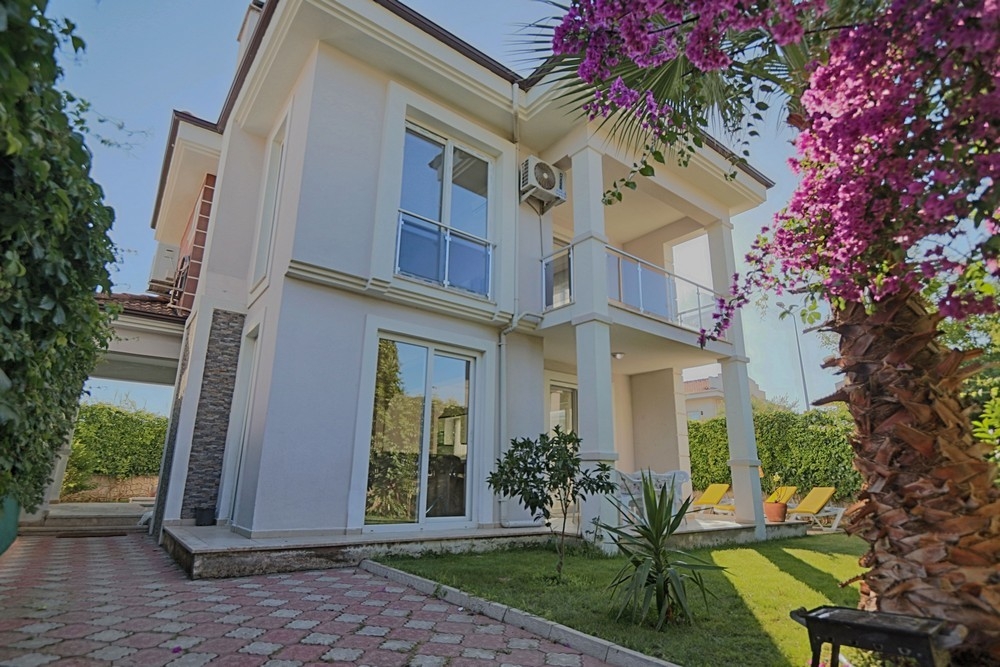 Fethiye Foça'da Plaja Yakın Konumda, Özel Havuzlu, 6 Kişilik Villa