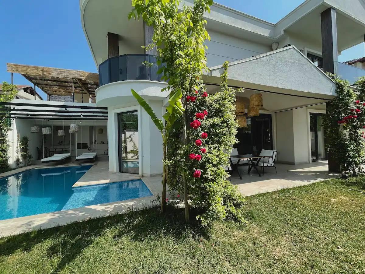 Sakarya Sapanca'da Isıtmalı ve Özel Havuzlu, 6 Kişilik, Kiralık Villa-30090