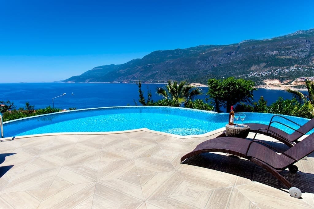 Kaş Andifli'de Deniz Manzaralı, Özel Havuzlu, 6 Kişilik Kiralık Villa