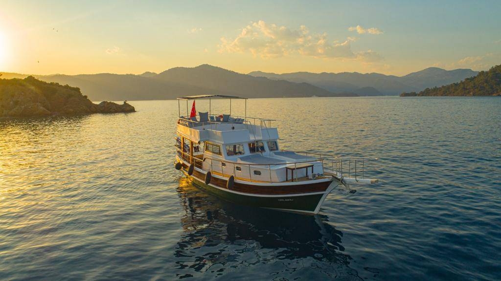 Muğla Marmaris'te 6 Kişilik, Kaptanlı, Kiralık Gulet