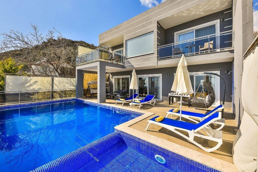 Kaş İslamlar'da Eşsiz Deniz Manzaralı , Özel Yüzme Havuzlu, Şık Villa