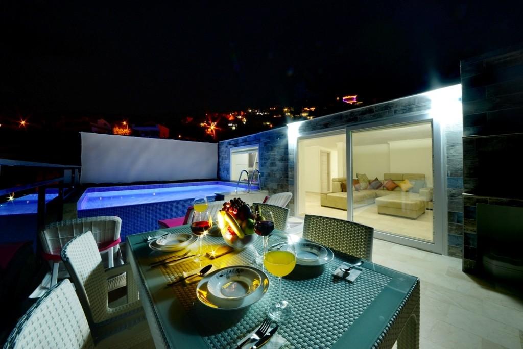 Kaş Kalkan'da Deniz Manzaralı, Özel Havuzlu, Konforlu Villa-13016