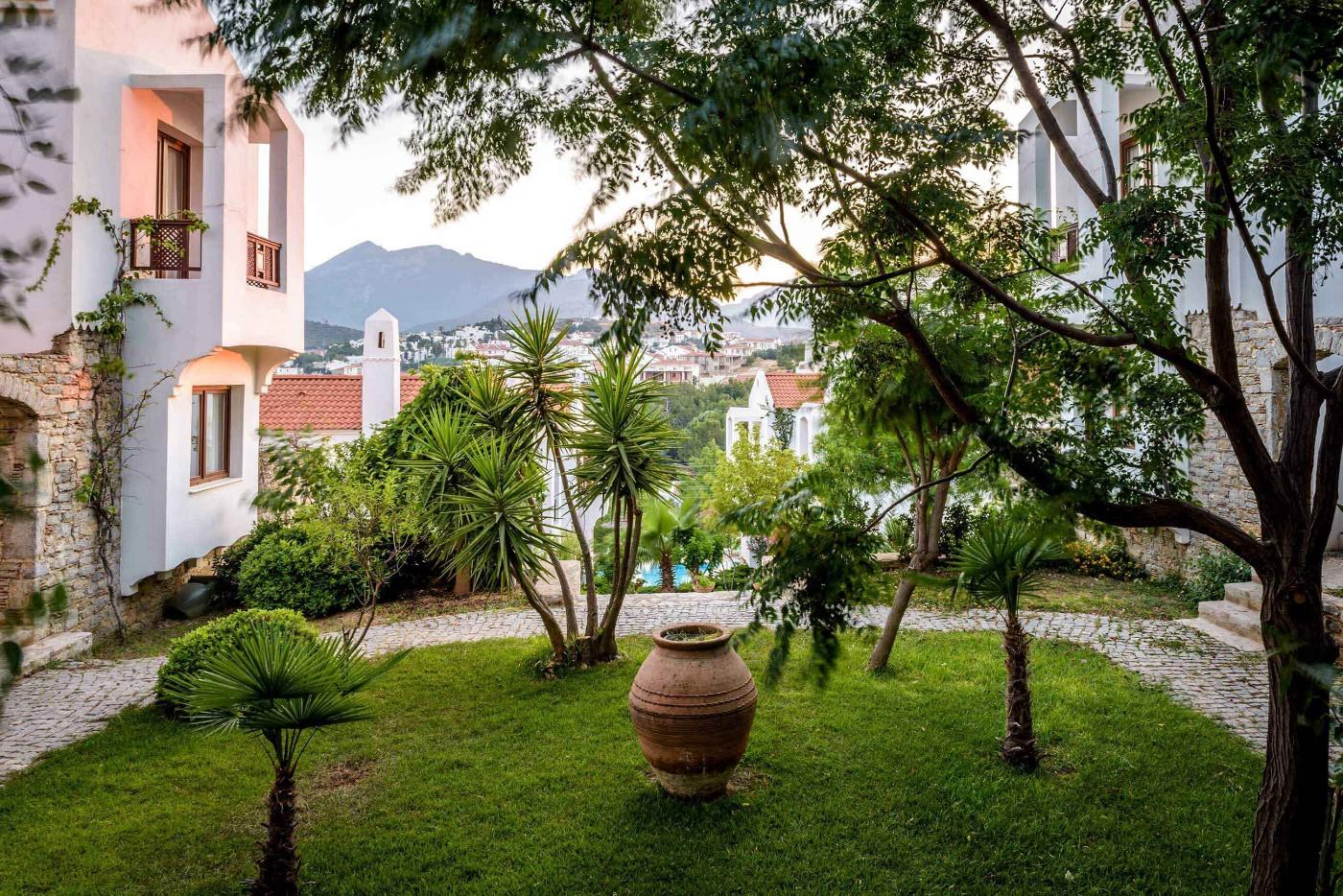 Datça'da Mükemmel Tesis İçerisinde, Ortak Havuzlu, Göz Alıcı Tatil Evi-13920