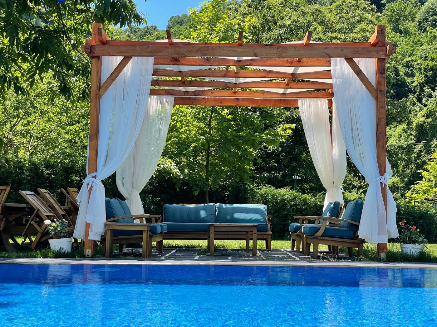 Sapanca'da Doğa Manzaralı Eşsiz Teraslı, Geniş Bahçeli, Şömineli Villa-19630