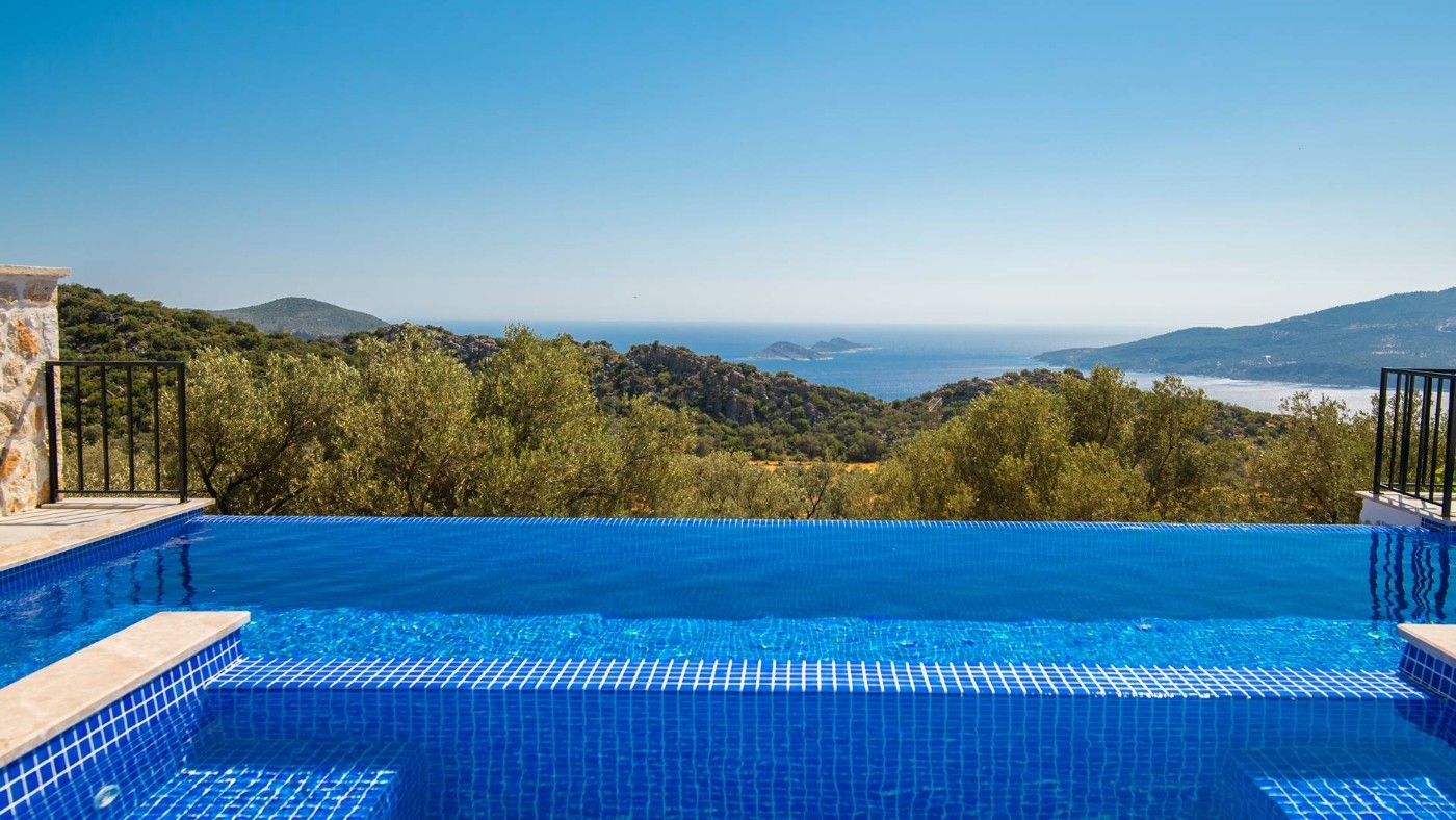 Kaş Bezirgan'da Deniz Manzaralı, Özel Havuzlu, Lüks Villa