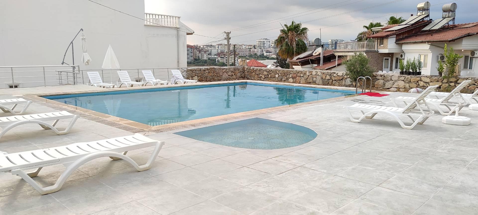 Alanya Türkler'de Merkeze Yakın, Geniş Ailelere Uygun, Kiralık Villa-28743