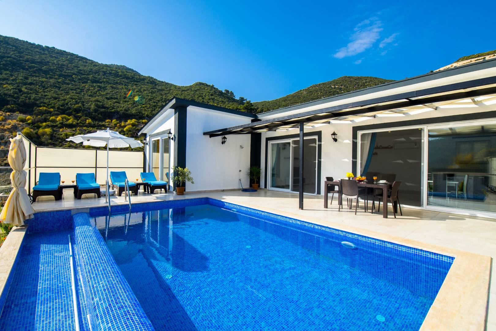 Kaş Sarıbelen'de Doğa İçerisinde, Özel Havuzlu, Şık Villa-29005