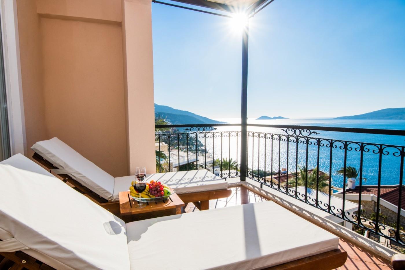 Kaş Kalkan'da Denize Yürüme Mesafesinde, Ortak Havuzlu, Kiralık Suit-20559