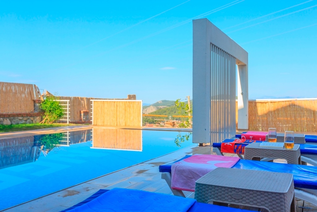 Fethiye Ölüdeniz'de Vadi Manzaralı, Özel Havuzlu, Modern Kiralık Villa