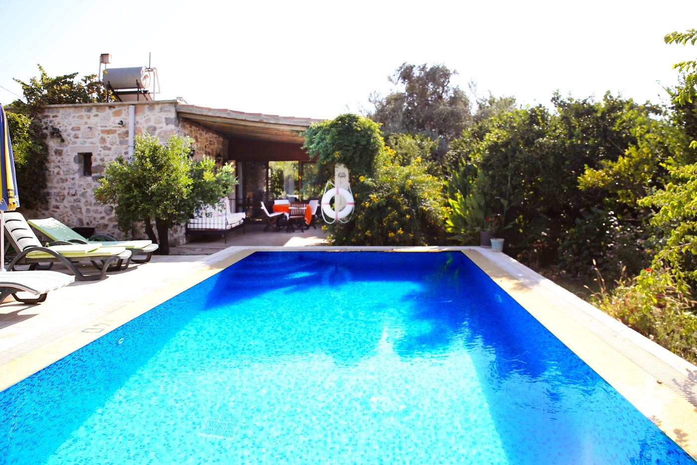 Bodrum Bitez'de Mandalina Ağaçları İçerisinde, Özel Havuzlu, Taş Villa