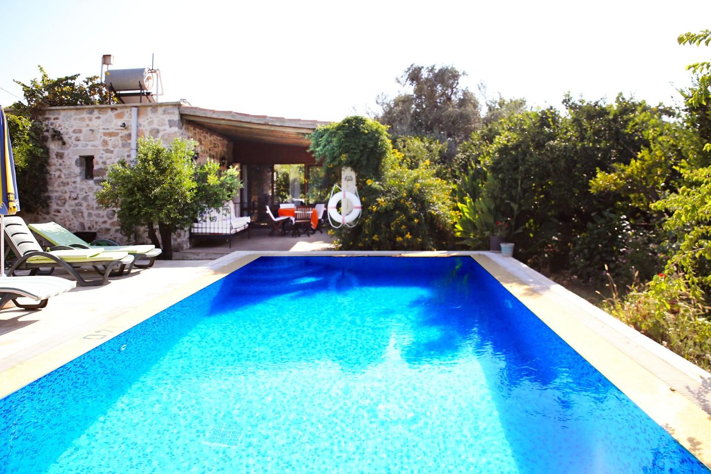 Bodrum Bitez'de Mandalina Ağaçları İçerisinde, Özel Havuzlu, Taş Villa-12855