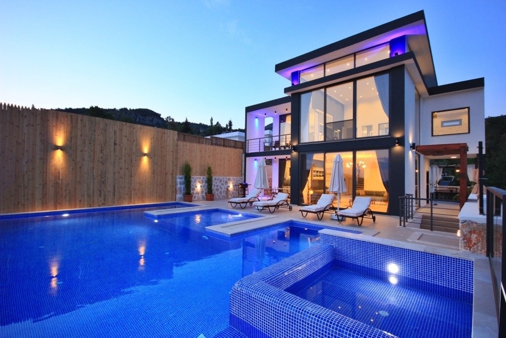 İslamlar'da Huzurlu Doğada, Yetişkin ve Çocuk Havuzlu, Modern Villa