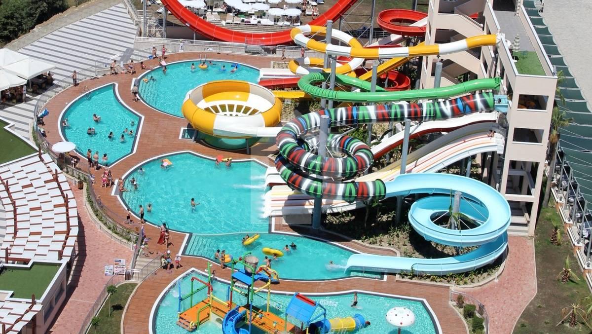 Alanya'da Tesis İçerisinde Ücretsiz Aqua Parklı, Ekonomik 2+1 Daire-27908