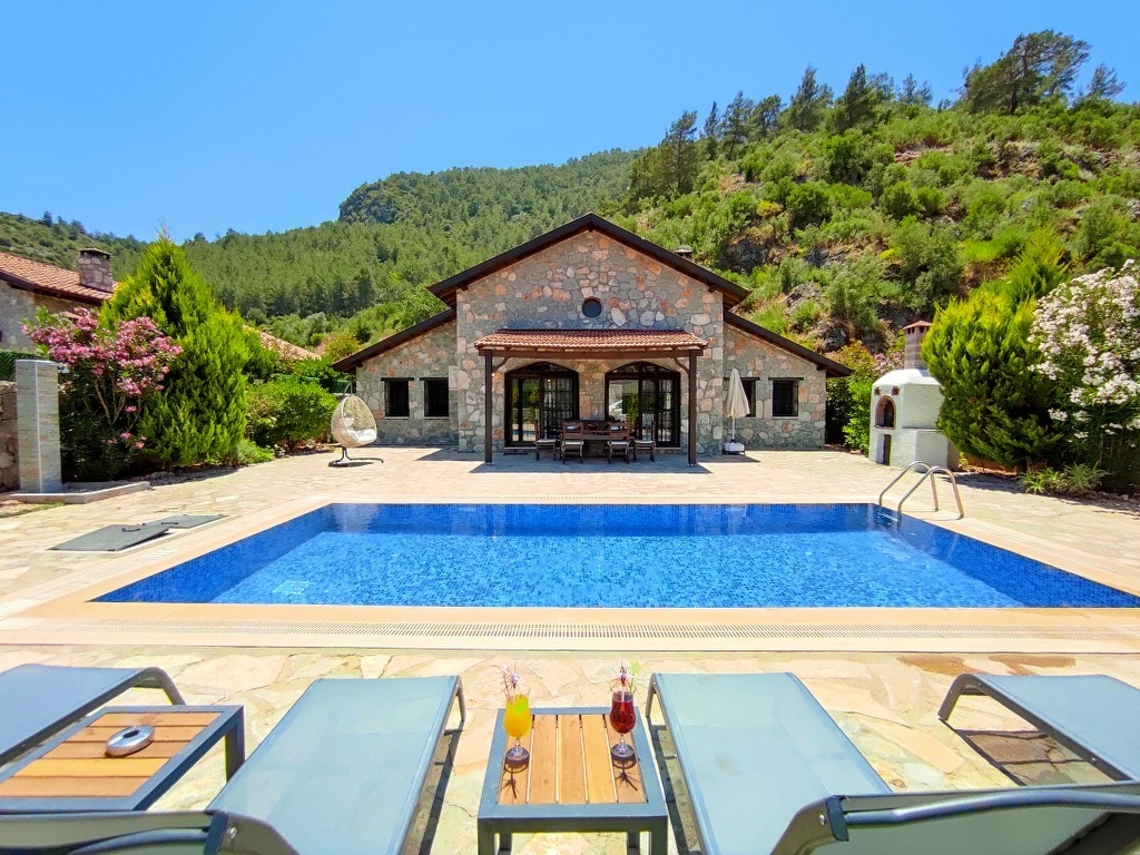Fethiye Kayaköy'de Huzurlu Doğa İçerisinde, Özel Havuzlu, Taş Villa