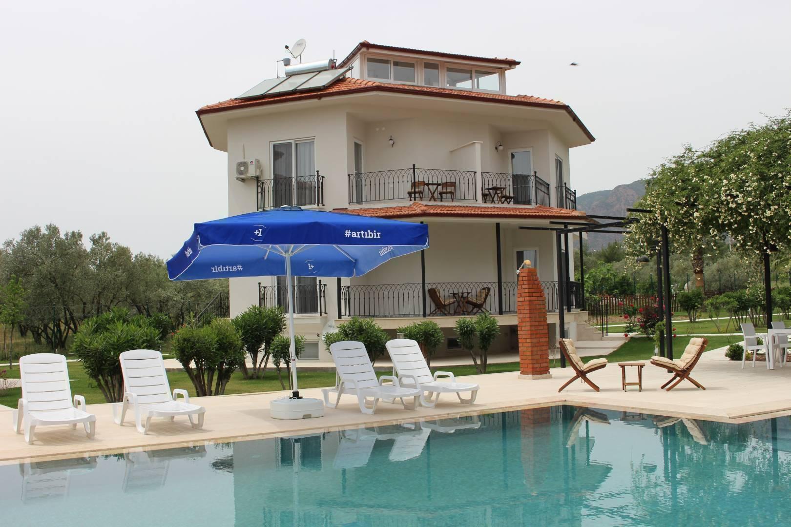 Muğla Köyceğiz'de Tesis İçerisinde, 10 Kişi Kapasiteli, Kiralık Villa-27760