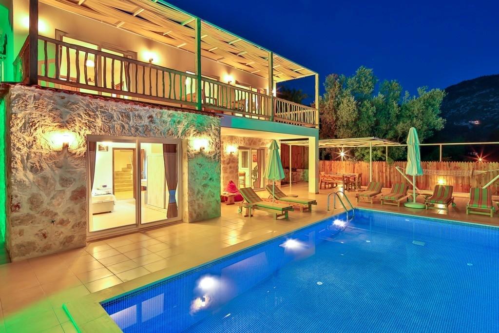 İslamlar'da Muhteşem Taş Mimarisine Sahip, Isıtmalı Havuzlu, Şık Villa-13017