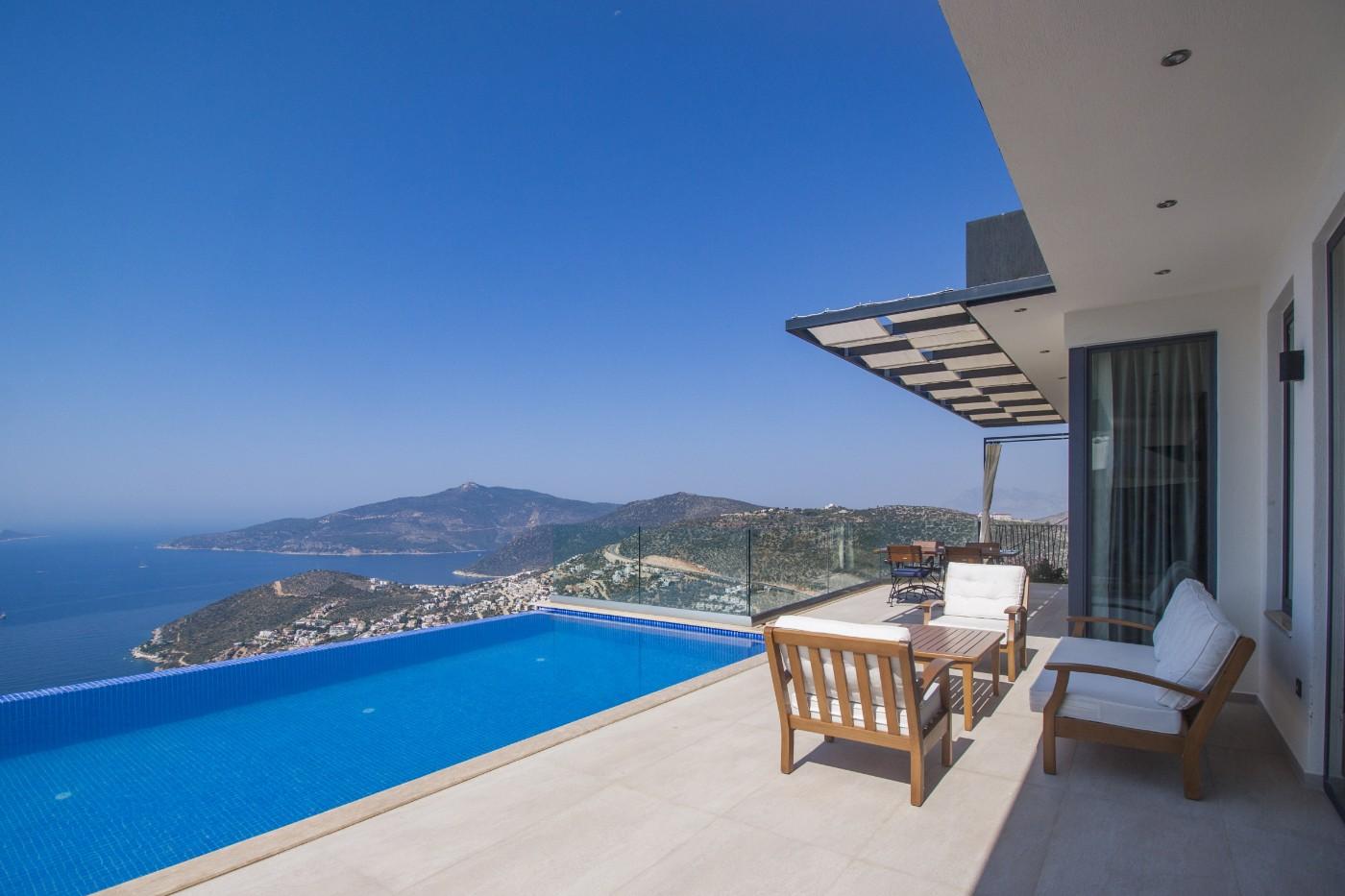 Kaş Bezirgan'da Deniz Manzaralı, Sonsuzluk Havuzlu, Jakuzili Villa-12400