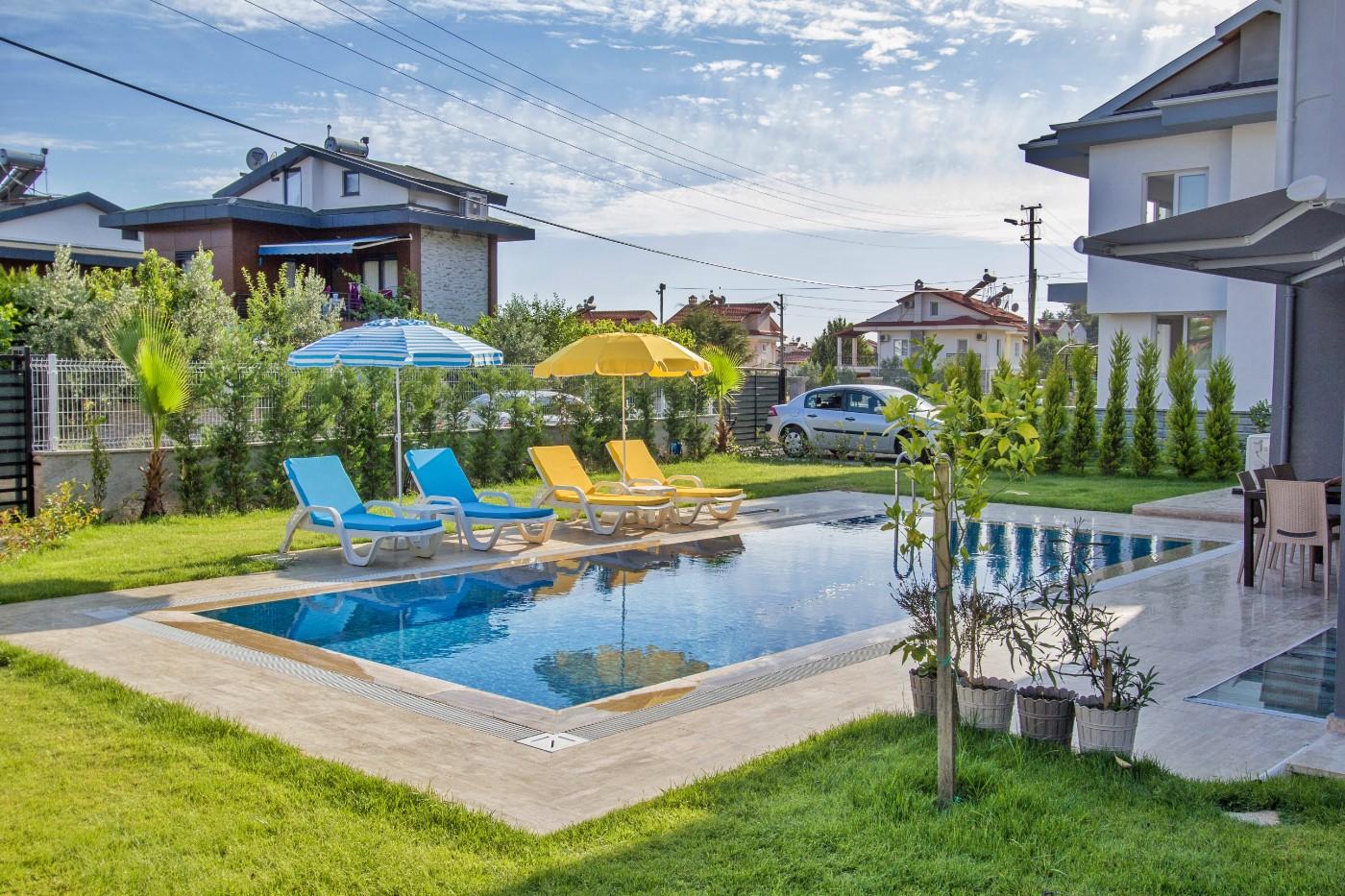 Fethiye Foça'da Büyük Bahçe İçerisinde, Özel Havuzlu, Kiralık Villa-17013