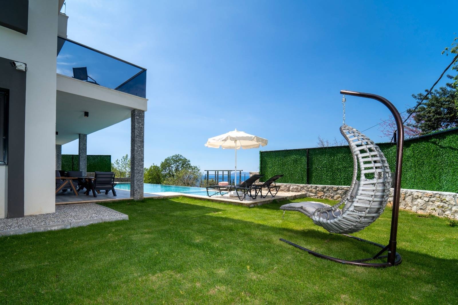 Fethiye Faralya'da Deniz Manzaralı, Isıtmalı Havuzlu, Lüks Villa