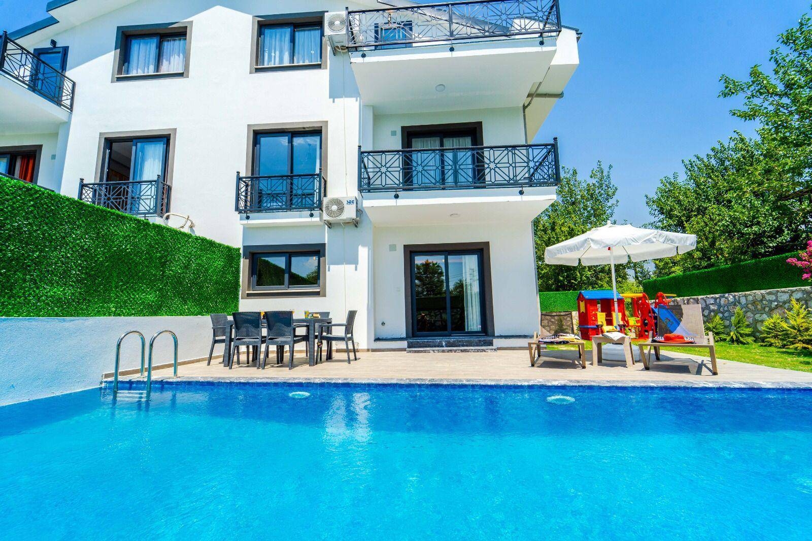 Muğla Seydikemer'de Doğa Manzaralı, Özel Havuzlu, 6 Kişilik Villa