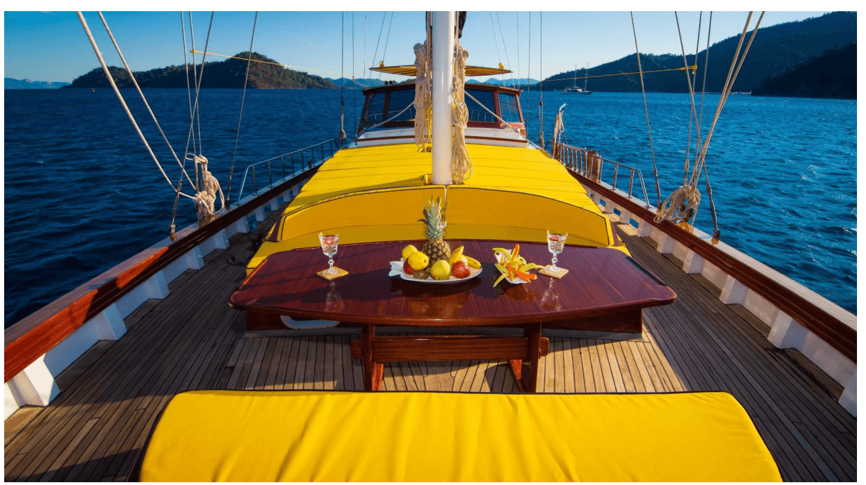 Fethiye Göcek'te Şık Tasarıma Sahip, 10 Kişilik, Lüks Gulet