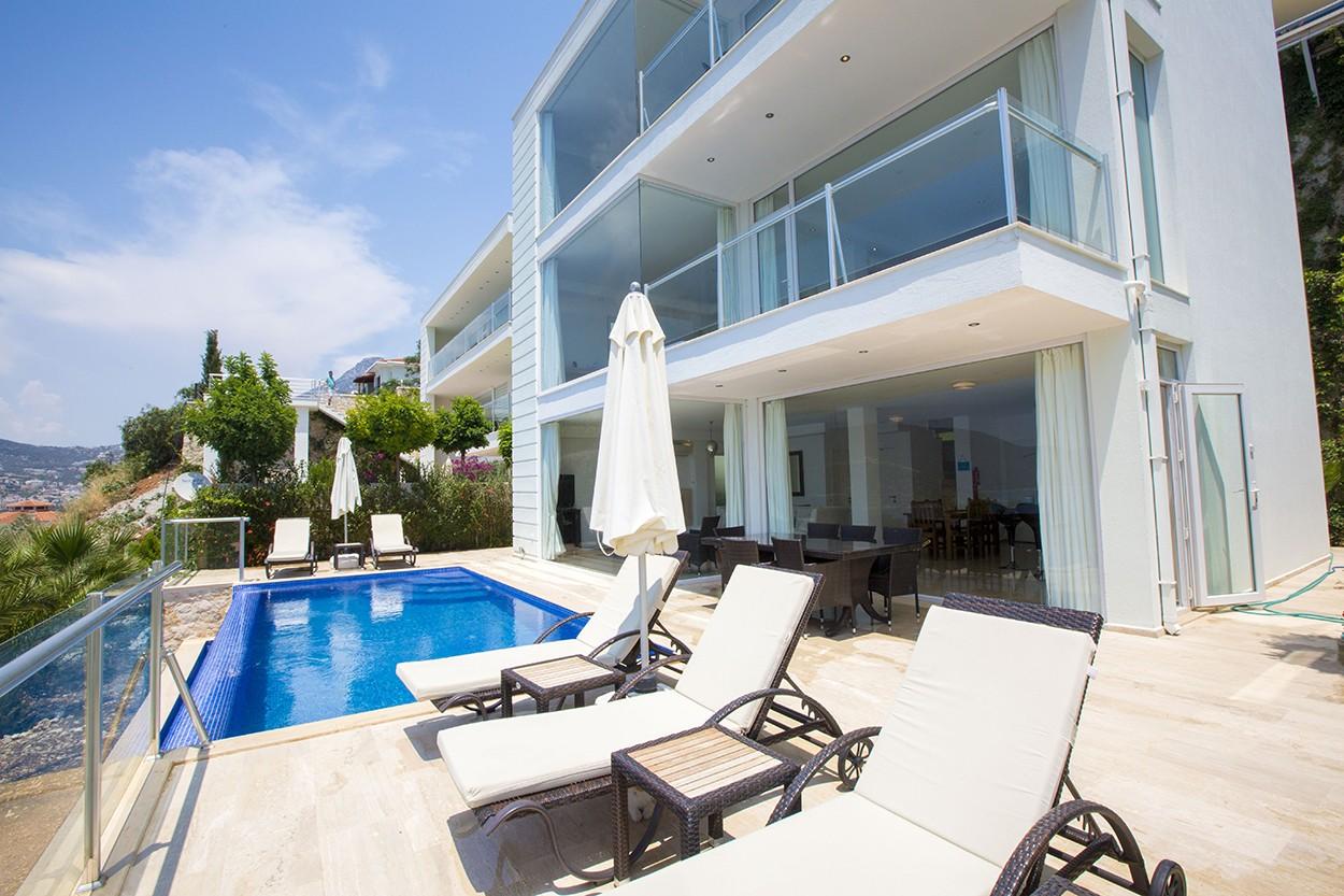 Kalkan'da Göz Alıcı Deniz Manzaralı, Özel Havuzlu, Şık Villa-14907