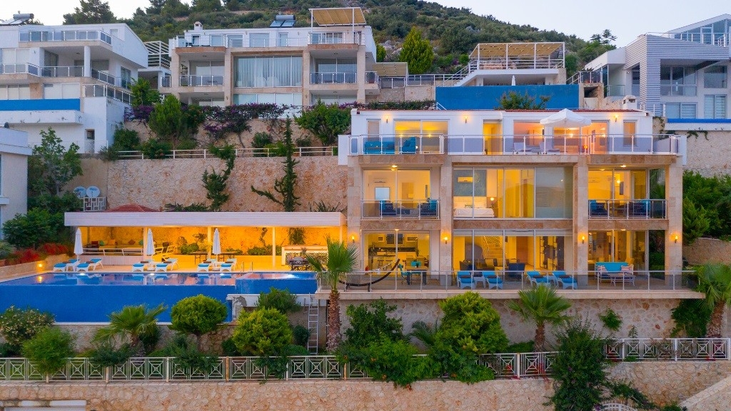 Kaş Kalkan'da Eşsiz Deniz Manzaralı, Özel Havuzlu, Jakuzili Villa