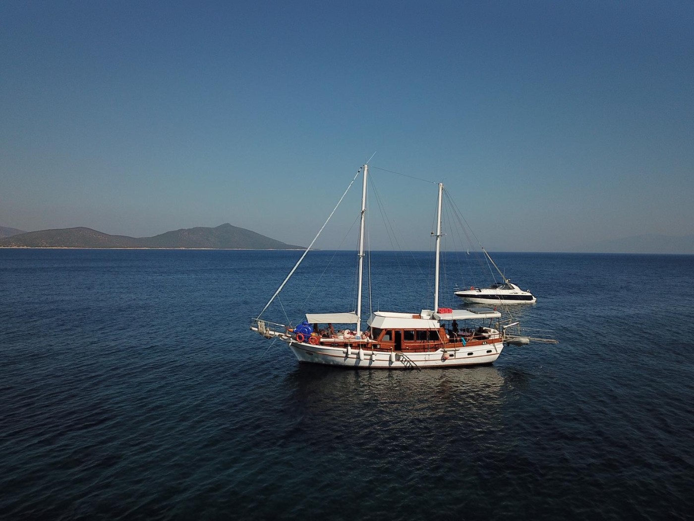 Bodrum'da Masmavi Sularda, Şık ve Ferah Dizayna Sahip, 8 Kişilik Gulet