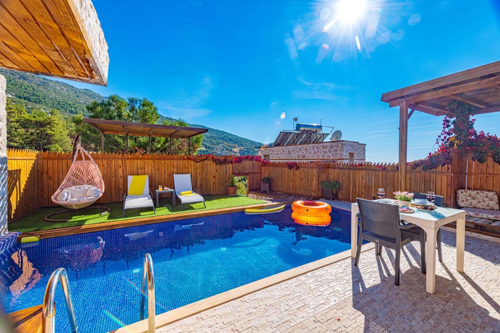 Kaş İslamlar'da Doğa İle İç İçe, Özel Havuzlu, Jakuzili Balayı Villası-23872