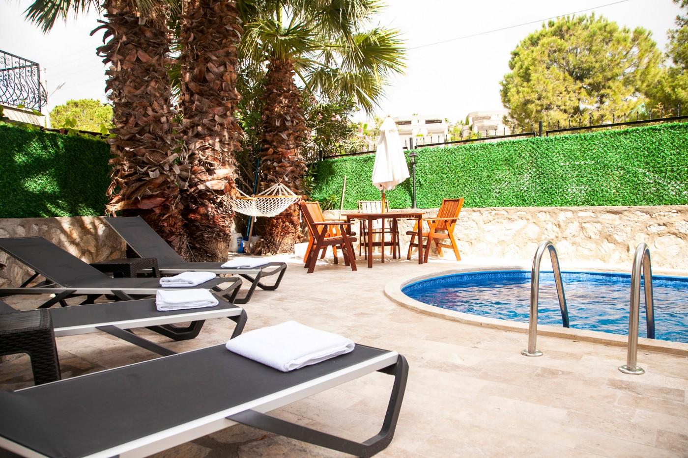 Muğla Datça'da Merkezi Konumda, Özel Havuzlu, Konforlu Villa-18188