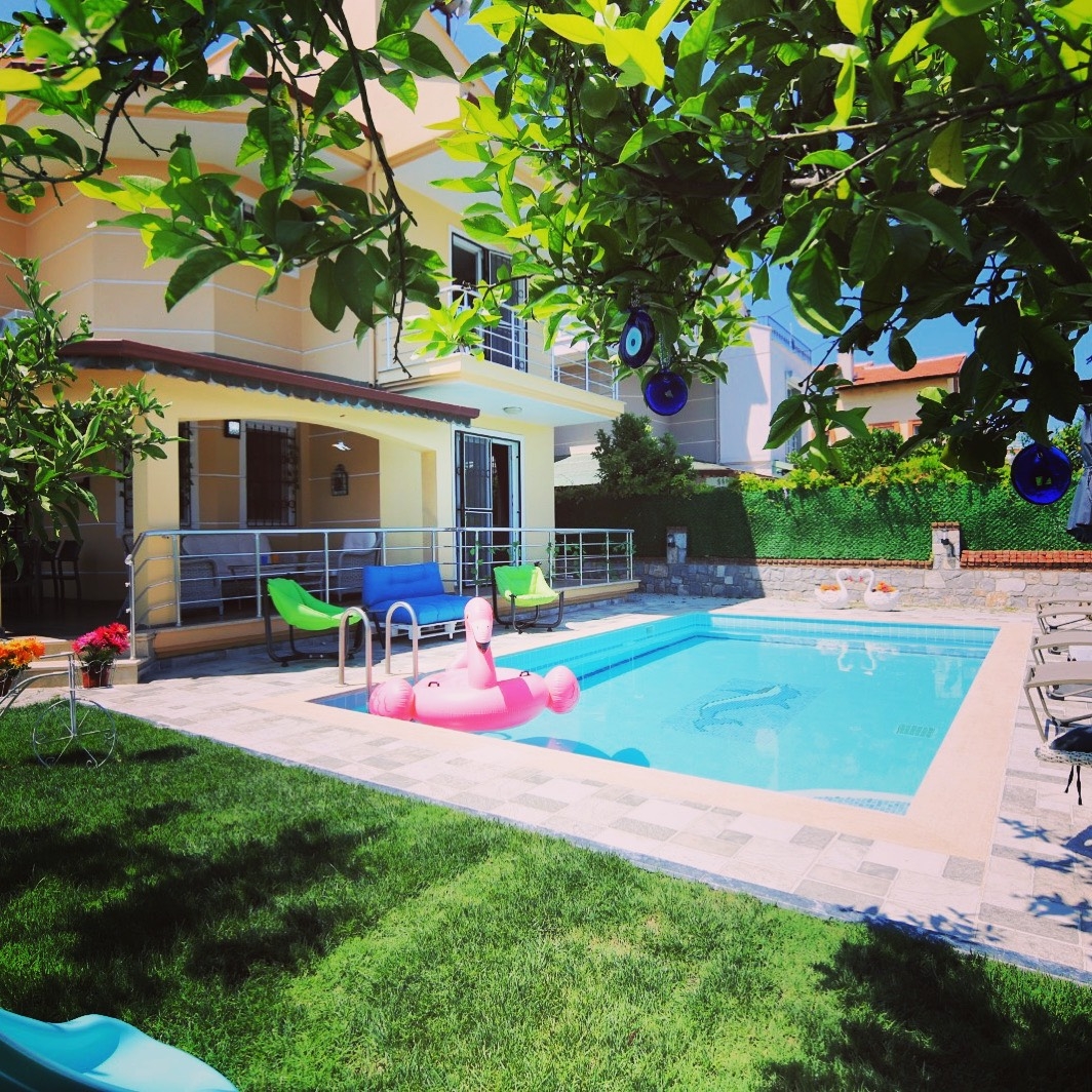Fethiye Babataşı'nda Merkezi Konumda, Özel Havuzlu, Kiralık Lüks Villa