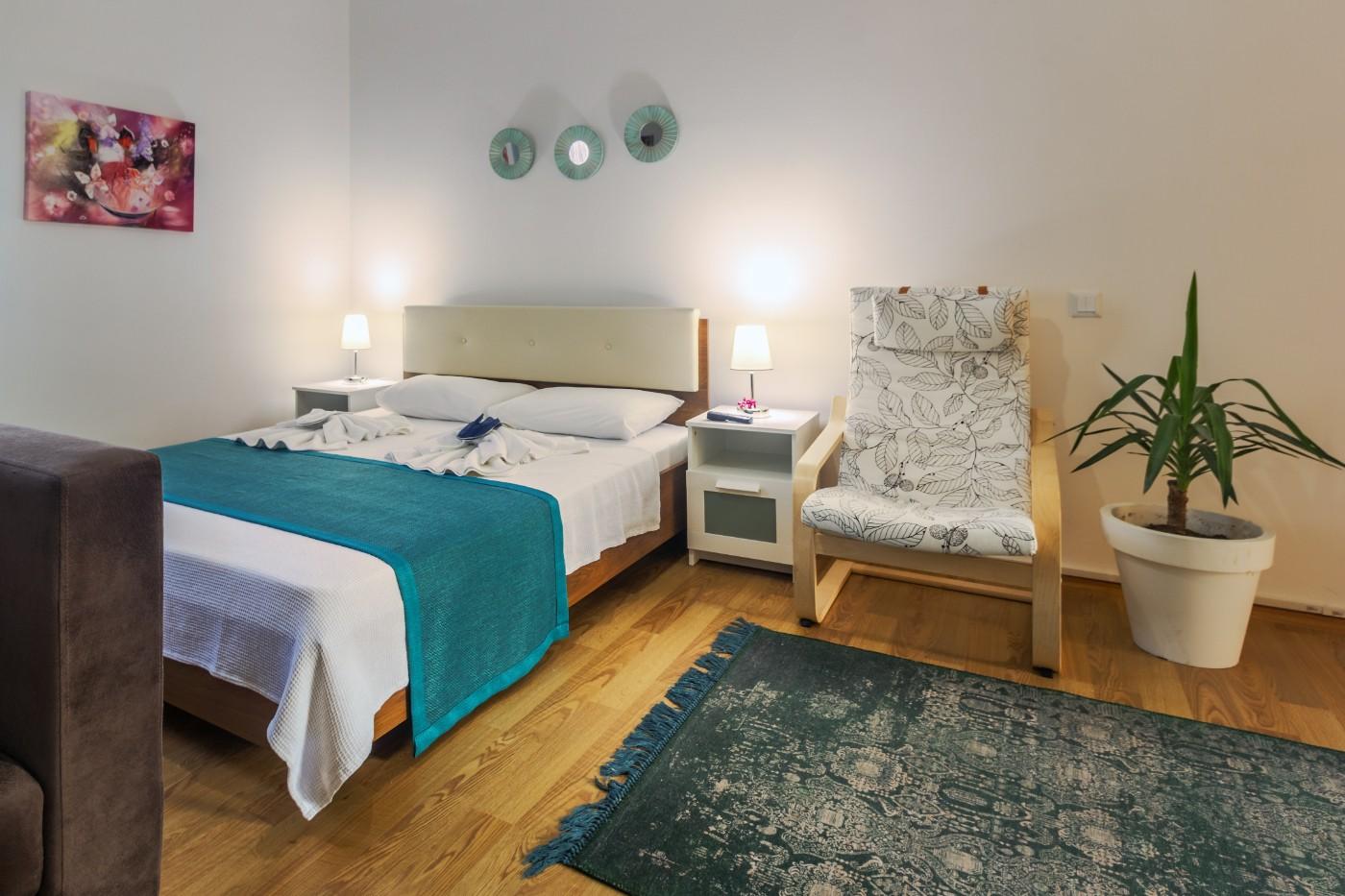 Antalya Konyaaltı'nda Denize Yakın, Merkezi Konumda, 1+0 Stüdyo Ev-13156