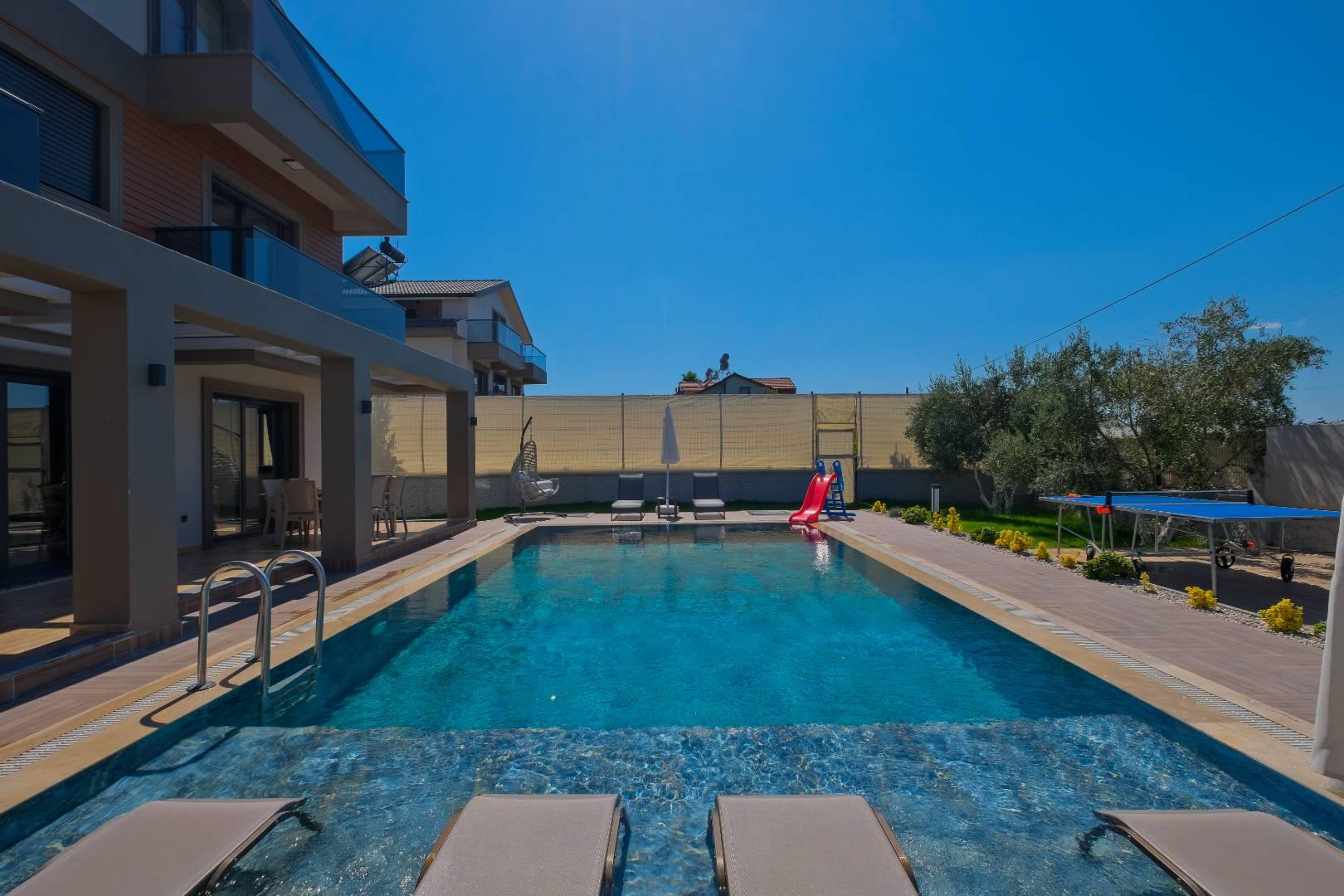 Fethiye Babataşı'nda Merkezi Konumda, Özel Havuzlu, Lüks Villa-24581