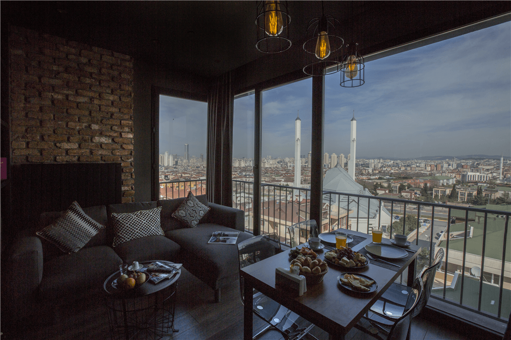 İstanbul Ataşehir'de Muhteşem Manzaralı, Köşe Suite