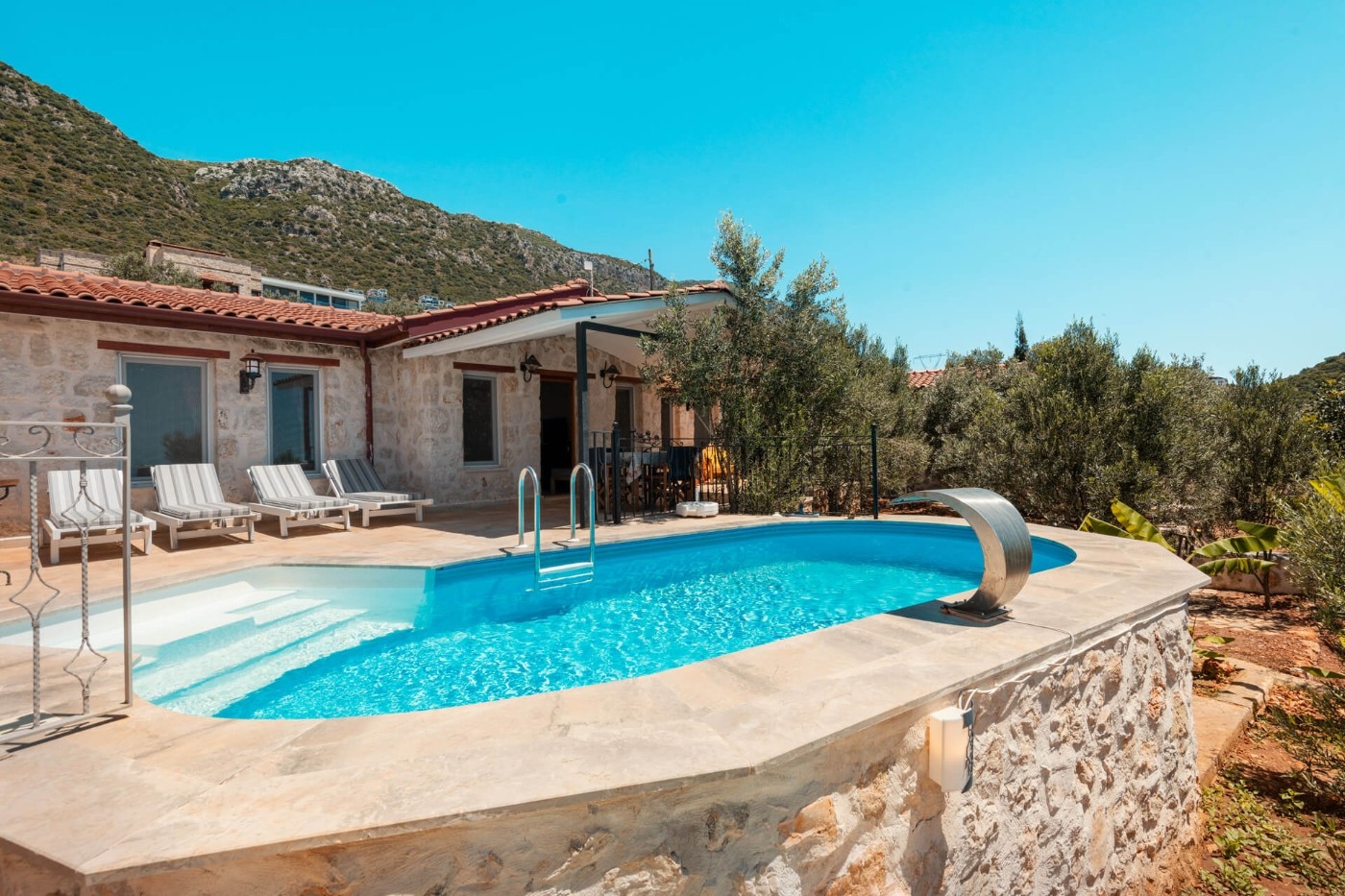 Kalkan Kördere'de Merkeze ve Denize Yakın, Özel Havuzlu, Kiralık Villa