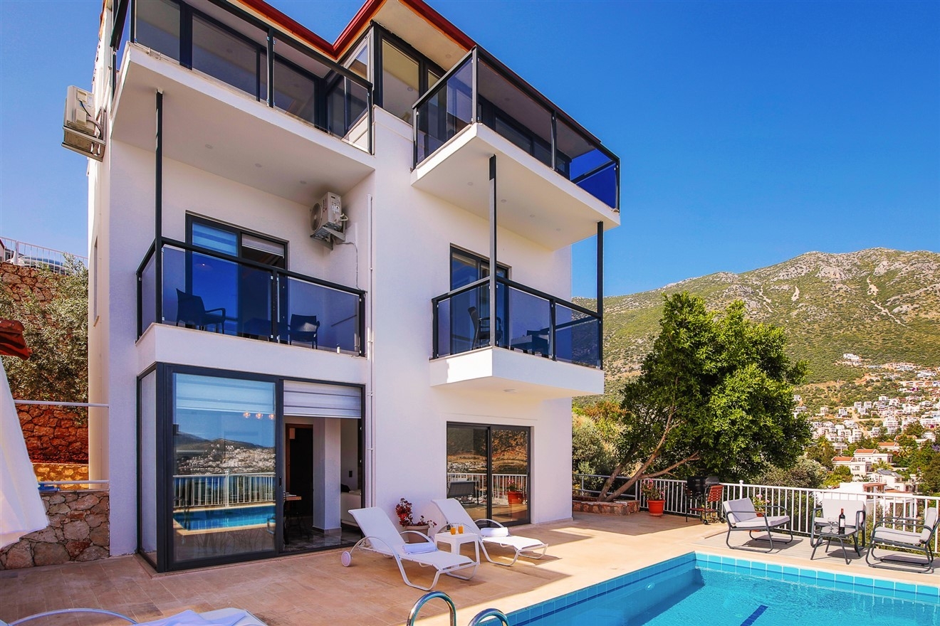 Kaş Kalkan'da Deniz Manzaralı, Özel Havuzlu, Merkezi Villa