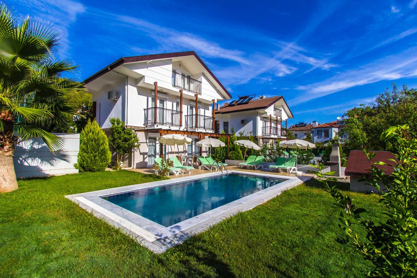 Fethiye Ölüdeniz'de Geniş Gruplara Uygun, Özel Havuzlu, Bahçeli Villa-19415