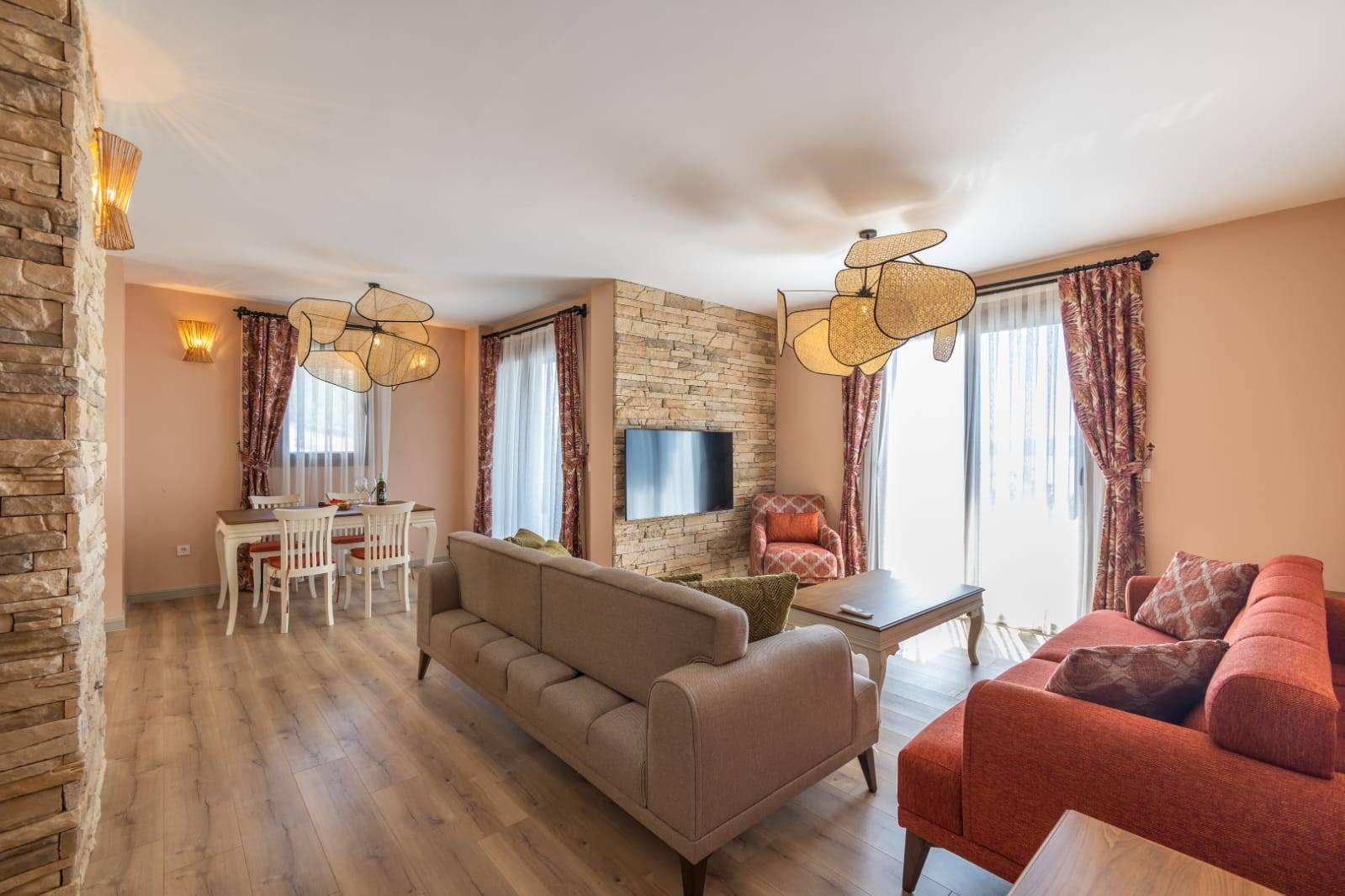 Marmaris'te Deniz Manzarasına Sahip, Sonsuzluk Havuzlu, Şık Villa-30898