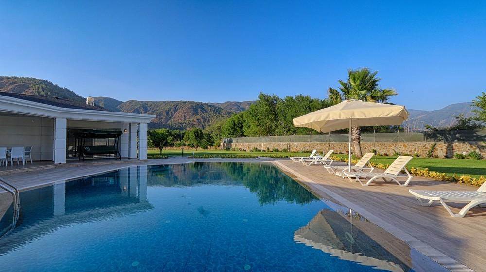 Muğla Köyceğiz'de Geniş Bahçeli, Özel Havuzlu, Modern Villa-20043