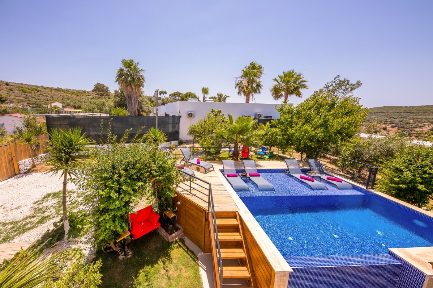 Kaş Patara'da Geniş Bahçeli, Isıtma Havuzlu, Saunalı, Jakuzili Villa