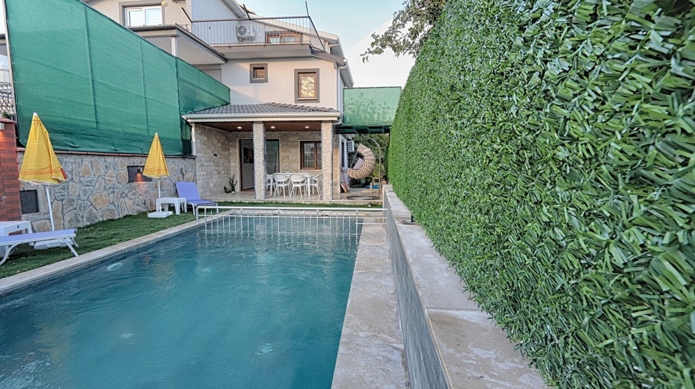 Fethiye'de Merkezi Konumda, Yetişkin ve Çocuk Havuzlu, Müstakil Villa