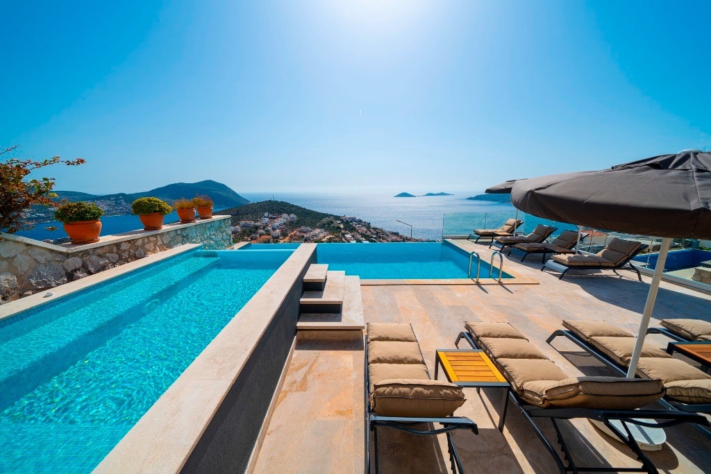 Kaş Kalkan'da Büyüleyici Deniz Manzaralı, Özel Havuzlu, Lüks Villa