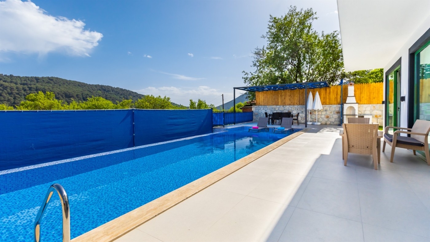 Kaş Sarıbelen'de Çift Jakuzili, Özel Havuzlu, Modern Villa