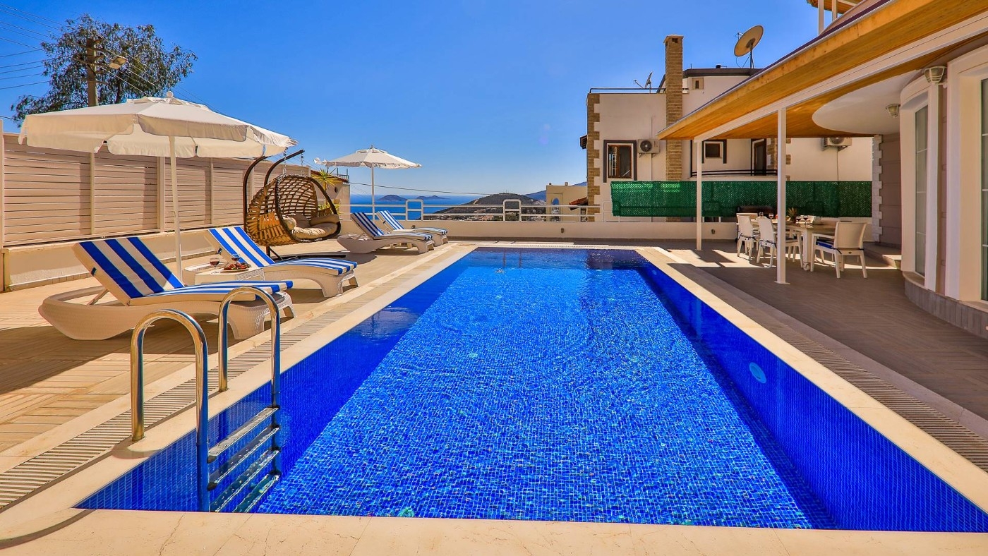 Kalkan Merkez'de Enfes Deniz Manzaralı, Özel Havuzlu, Yazlık Villa